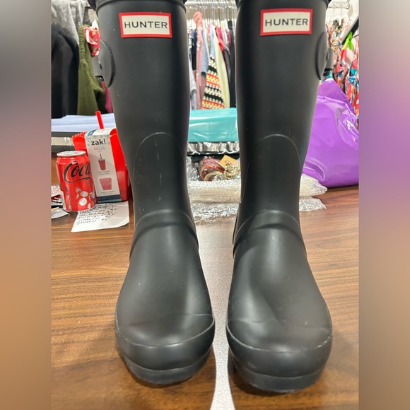 Quilted Cuffed Hunter Boots - Picture 5 of 11